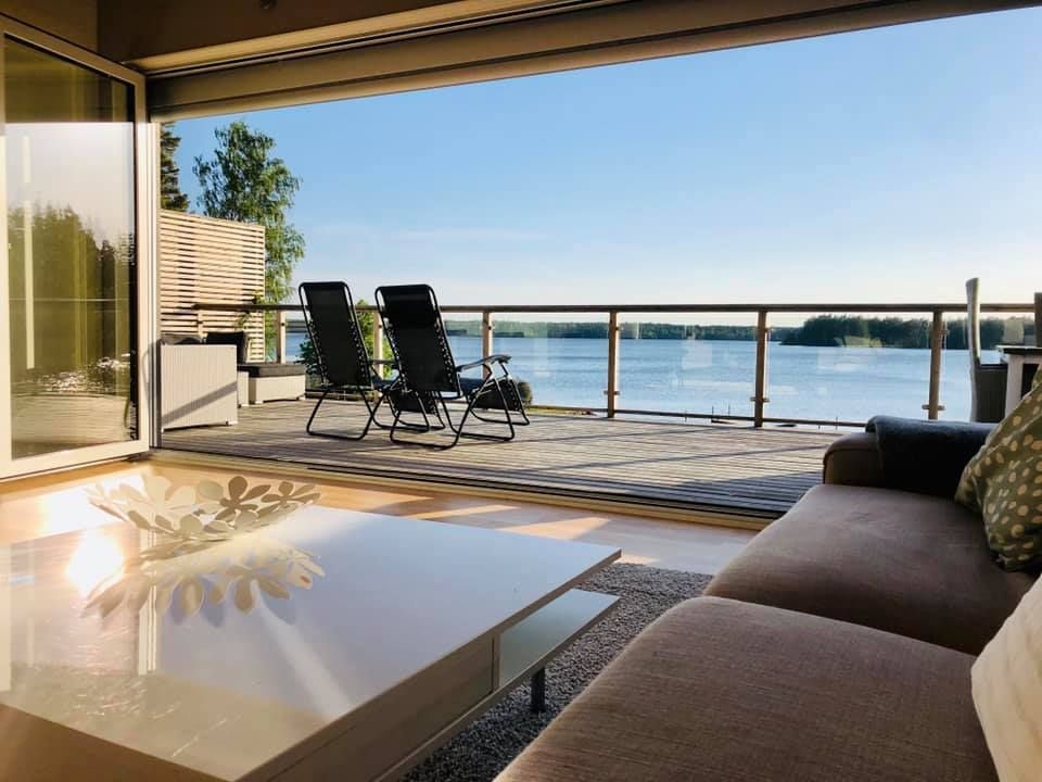 Sommarhus med strand, brygga och bastu vid sjön! – bild 5 av 24