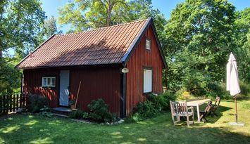 Bo bland ängar och ekar och bada i dricksvattenå