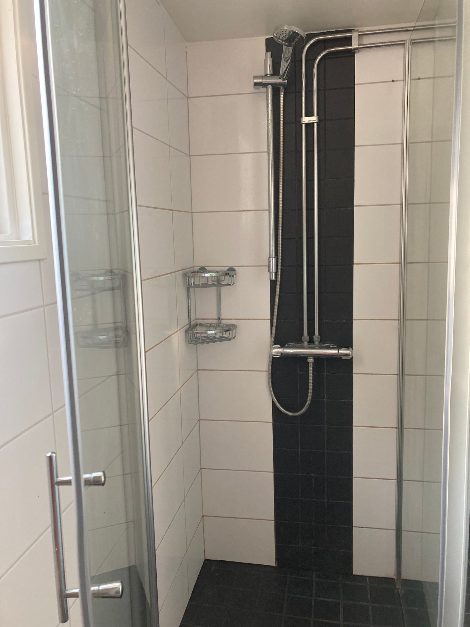 Modern stuga nära havet – bild 10 av 14