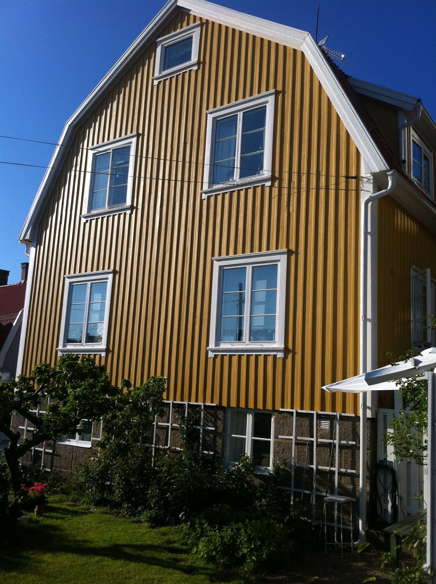 Mysig lägenhet i 20-tals hus!