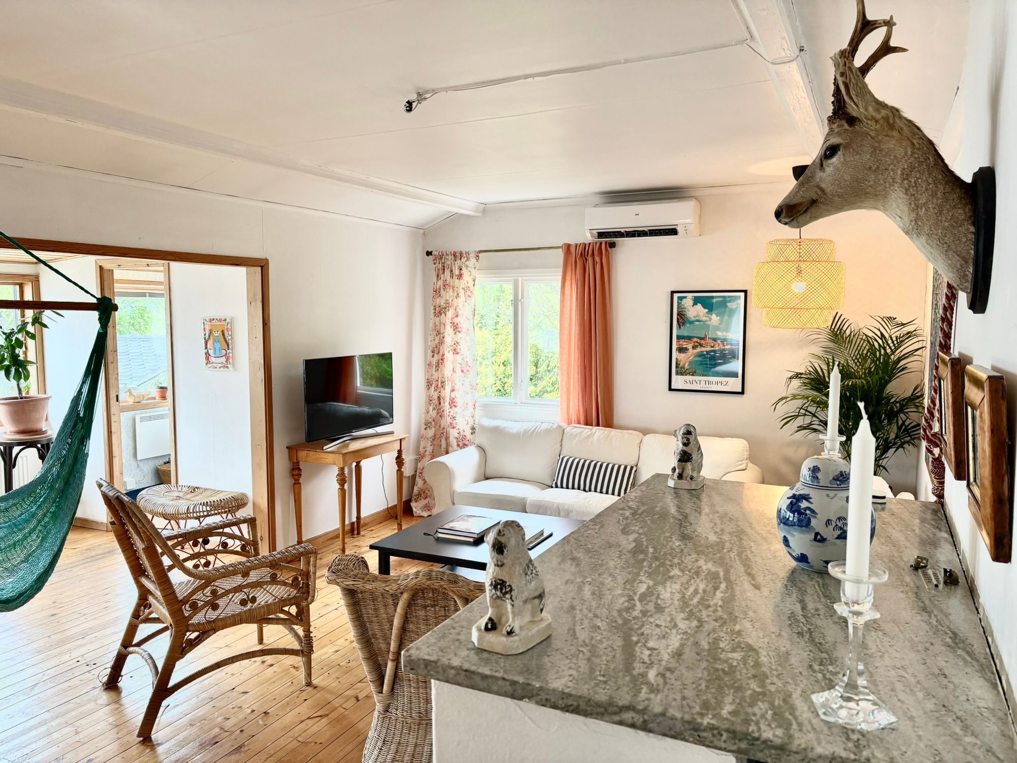 Sjötomt med egen sandstrand o brygga på Färingsö – bild 17 av 24