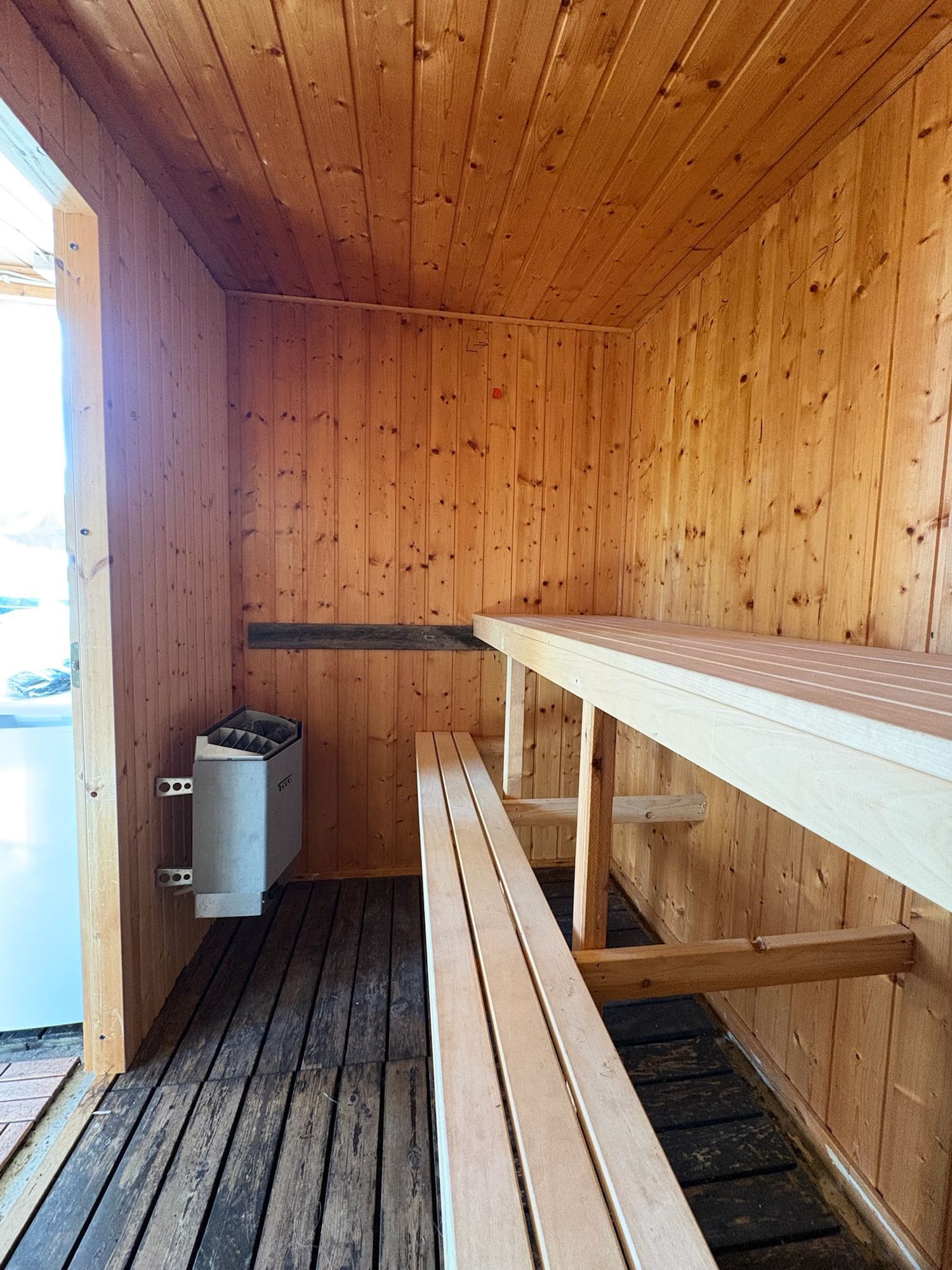 Sjötomt med egen sandstrand o brygga på Färingsö – bild 10 av 24