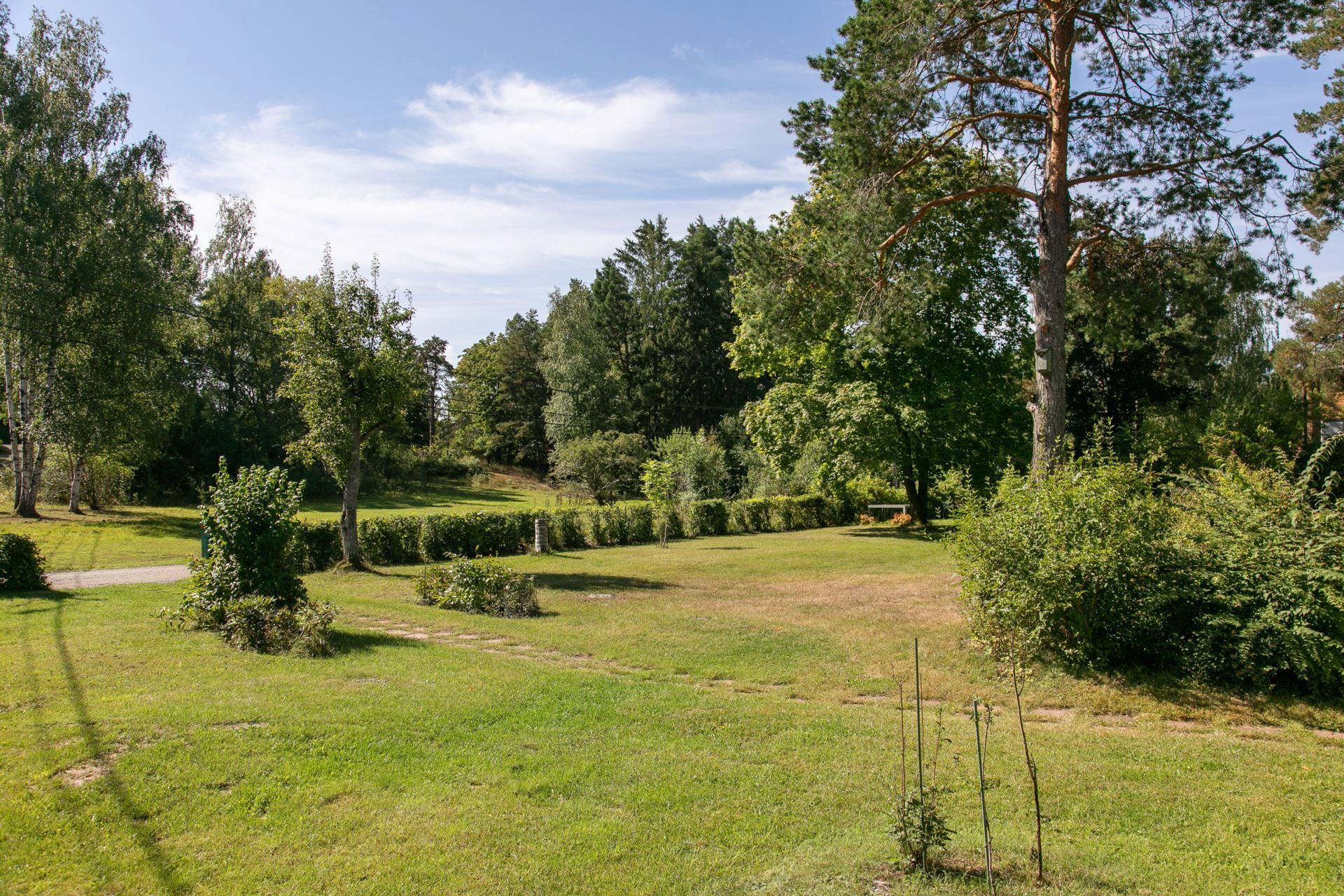 Villa nära sandstrand, natur och city – bild 21 av 24