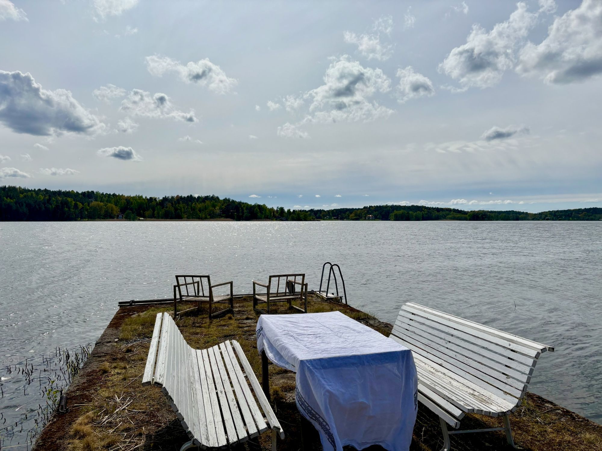 Sjötomt med egen sandstrand o brygga på Färingsö – bild 5 av 24