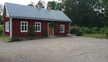 Lovely chalet, next to lake Åsnen.