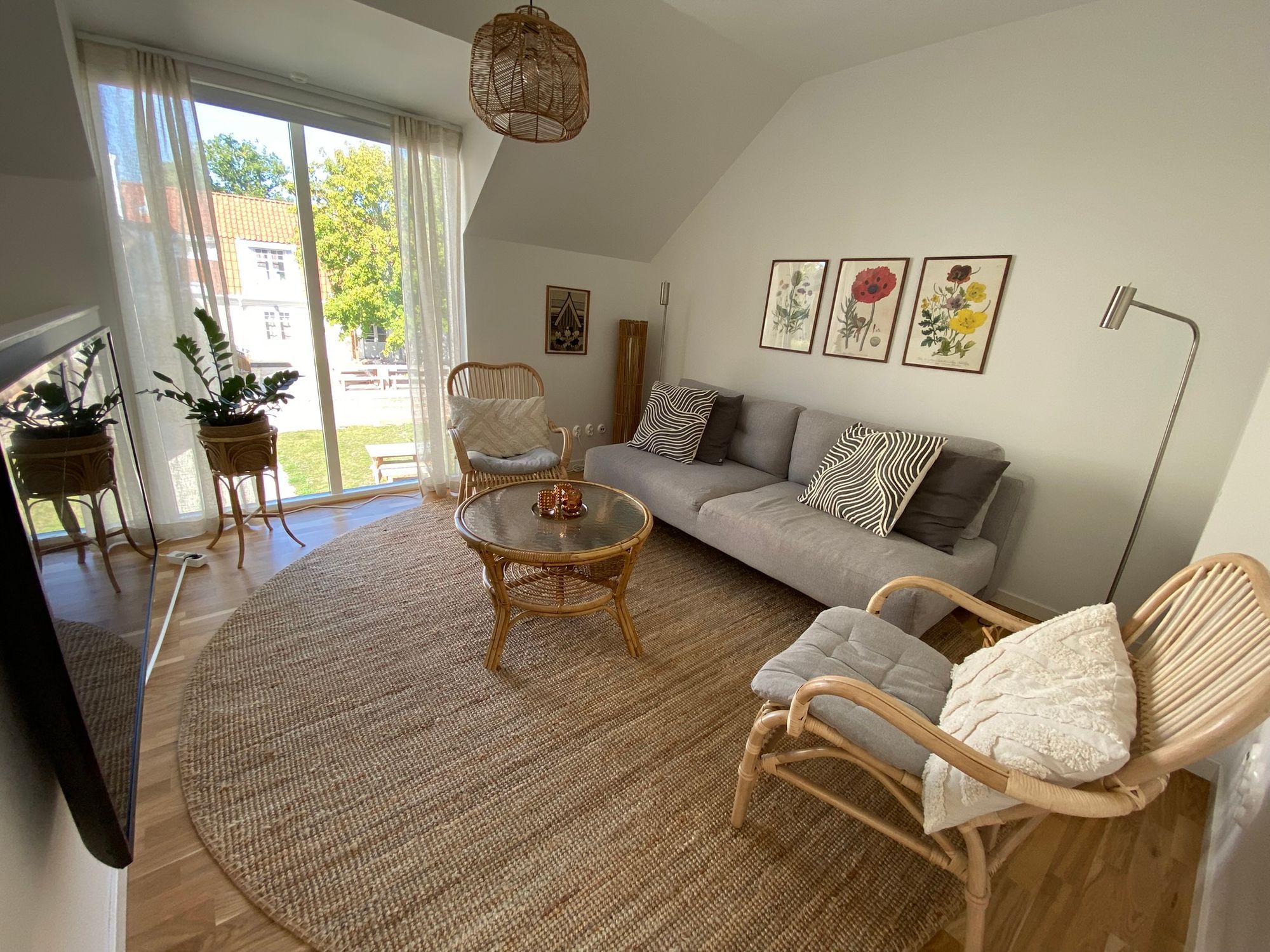 Drömläge i nytt gavelradhus med 2 min strand & hav – bild 9 av 24