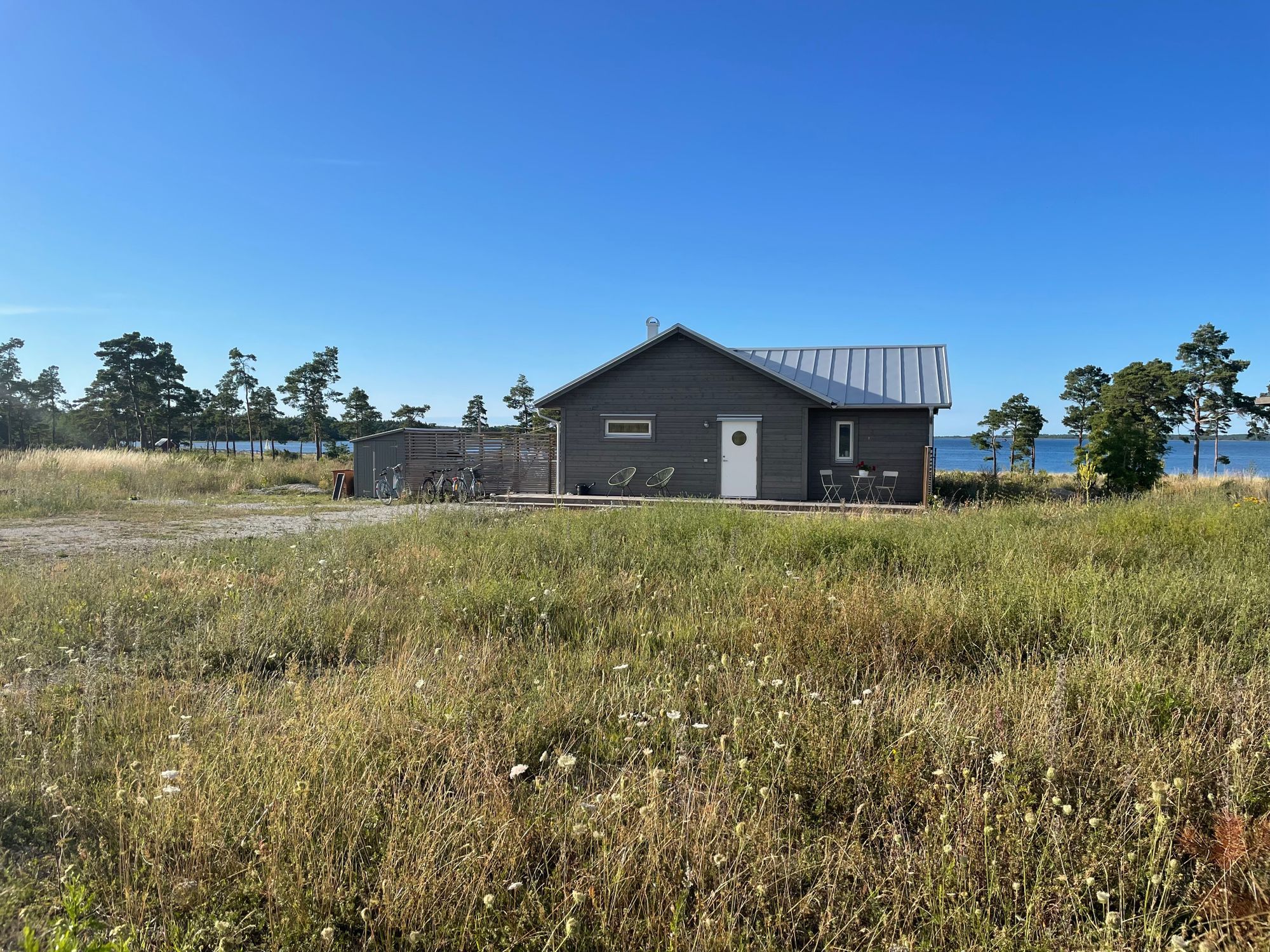 Nybyggt hus med havsutsikt i Fårösund Gotland – bild 2 av 18