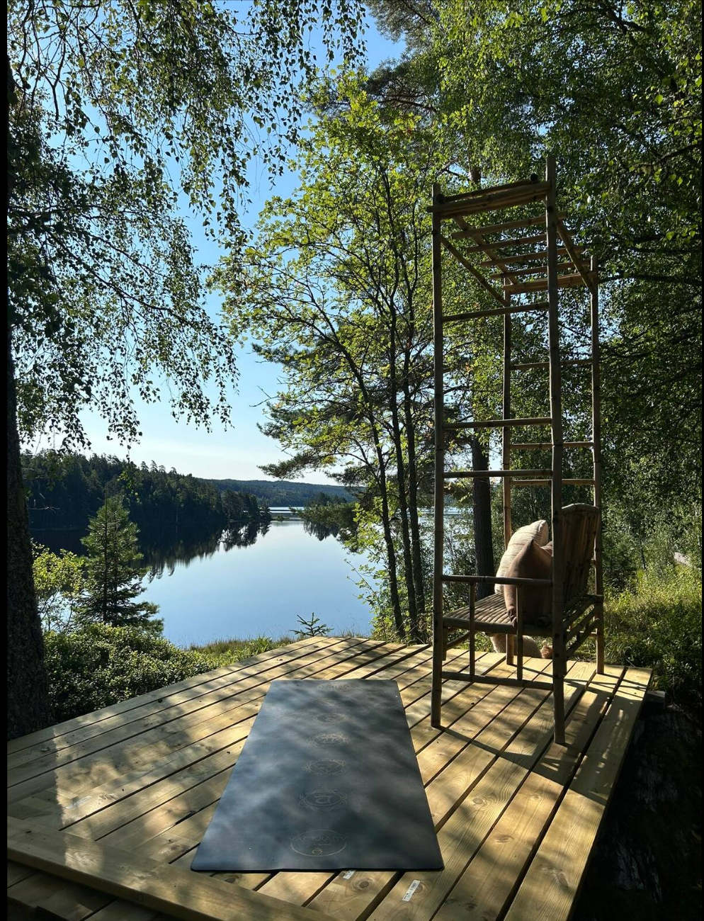 Stuga med sjöutsikt, båt och bastu i Bohuslän – bild 8 av 18