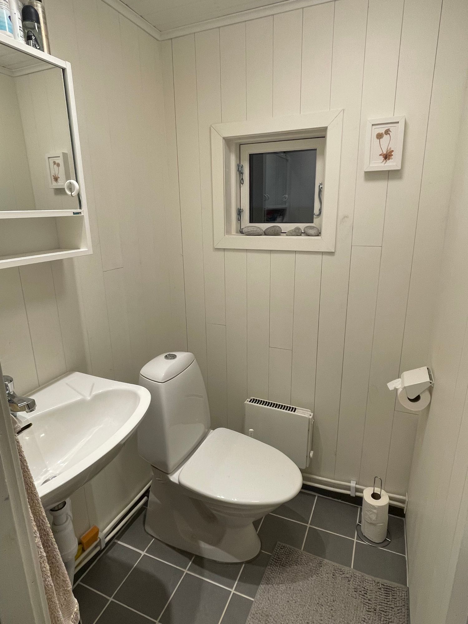 Stuga vid Össby med havsutsikt och enskilt läge – bild 15 av 24