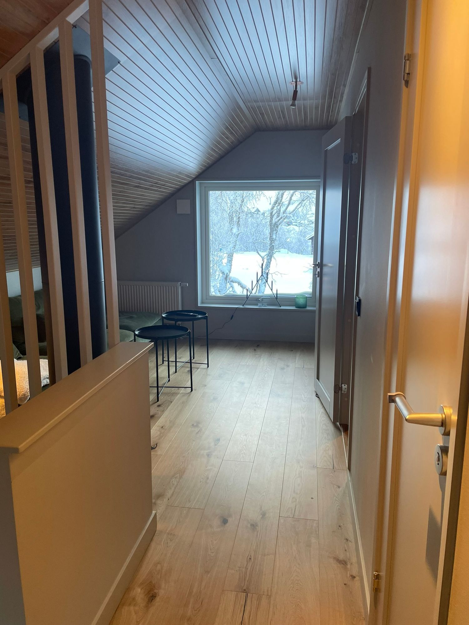 Modernt hus med spabad, nära liftar och längdspår – bild 11 av 24