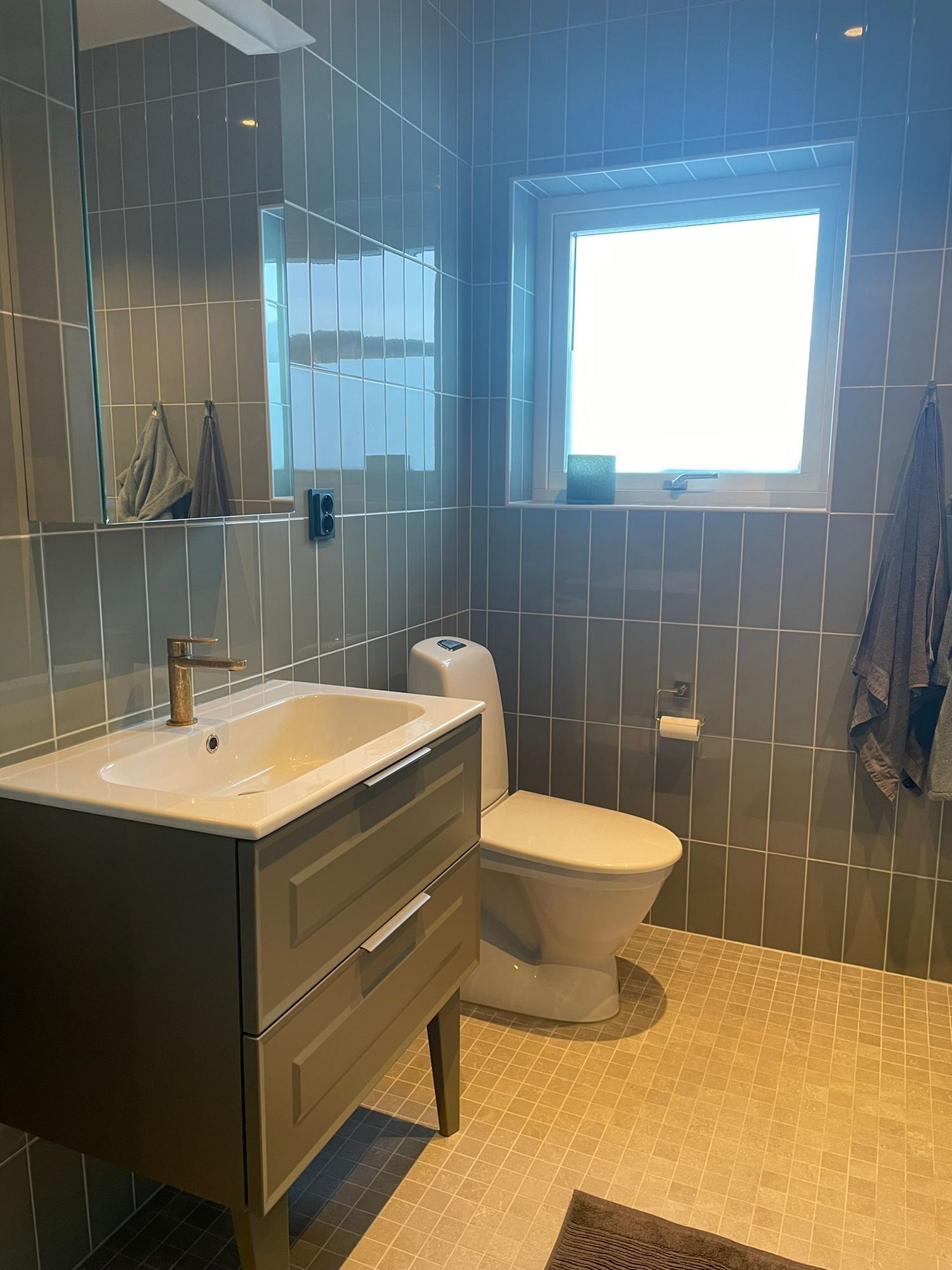 Modernt hus med spabad, nära liftar och längdspår – bild 9 av 24