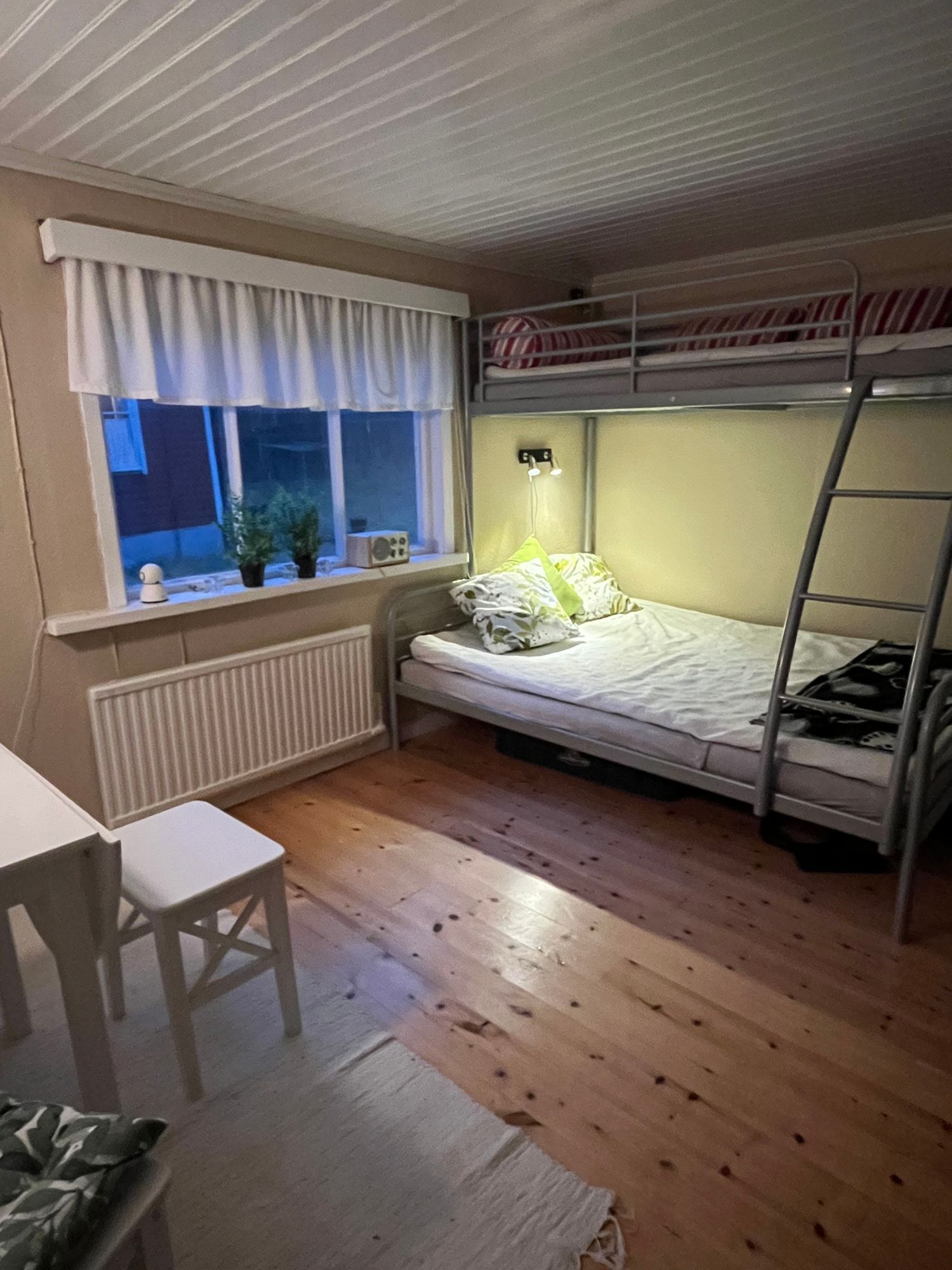 Fin stuga nära havet i lugnt område i Yngsjö – bild 21 av 24
