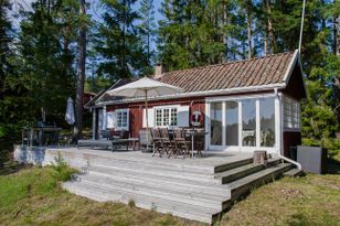 KURÖN - En egen ö i en idyllisk sommarmiljö!