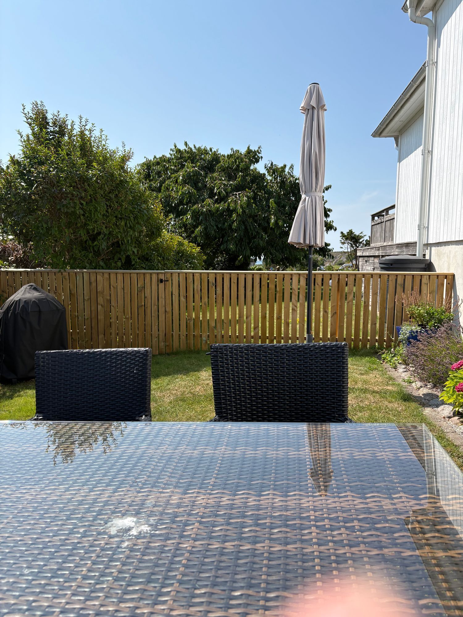 Sommarboende i lägenhet i villa nära fin badplats – bild 17 av 19
