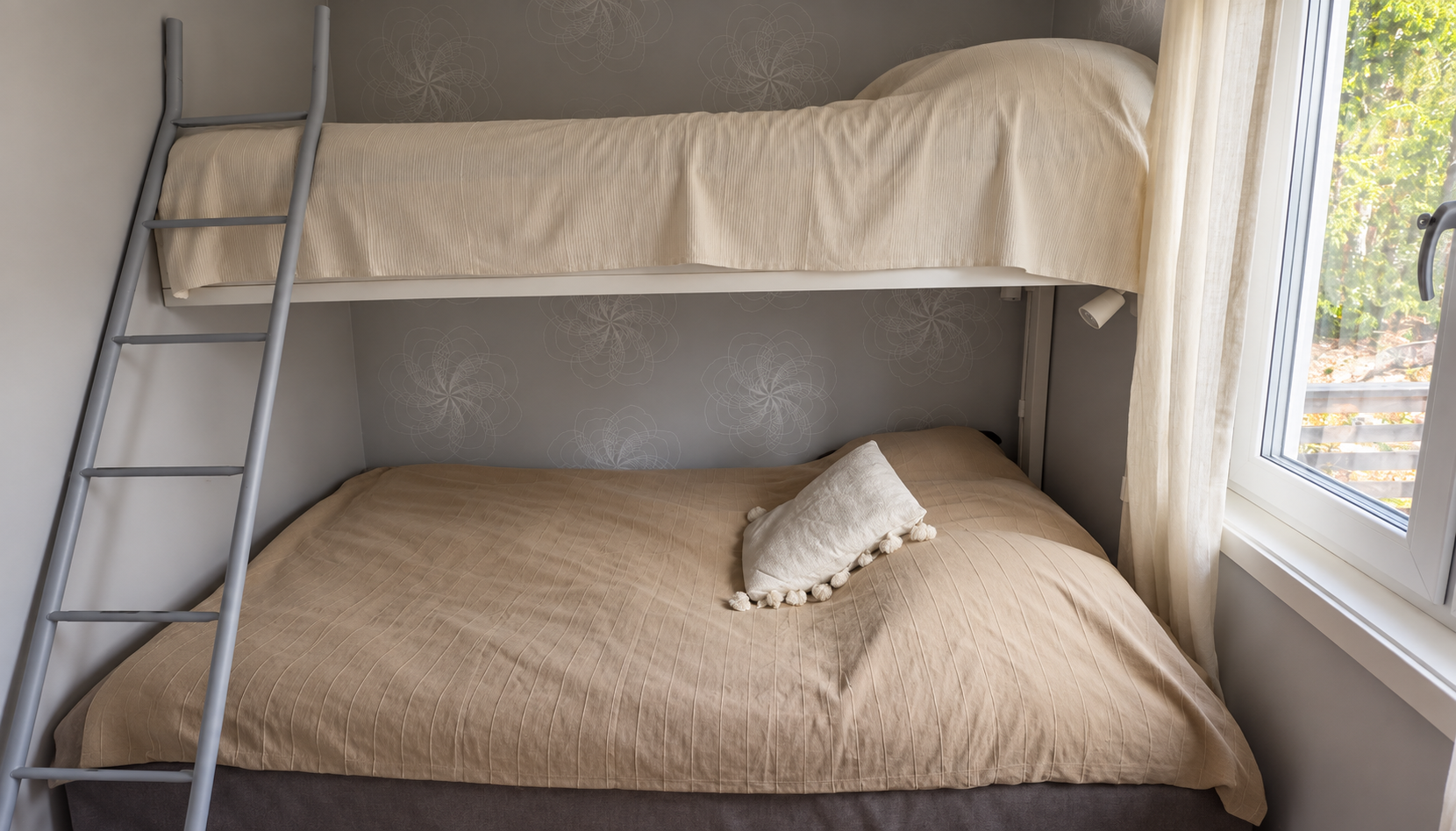 Sommaridyll nära bad och hamn – med privat jacuzzi – bild 14 av 24