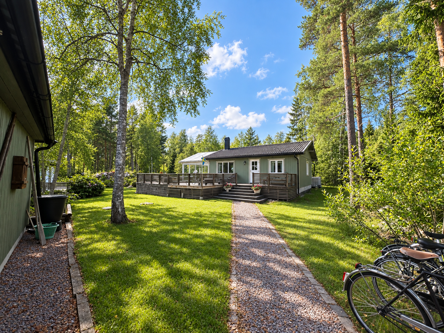 Sommaridyll nära bad och hamn – med privat jacuzzi – bild 2 av 24
