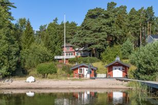 hus med egen strand och brygga | SE13001