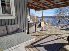 Stor villa, 200 m till sjö, roddbåt, 2025
