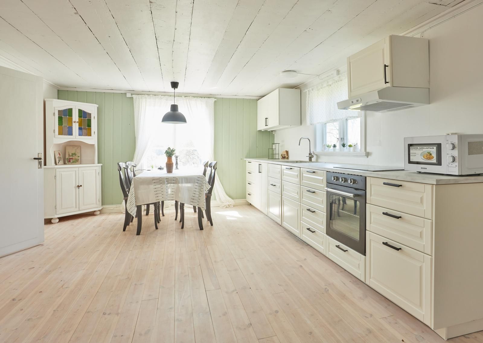 Mysigt lantligt 1800-talshus – bild 13 av 24