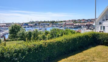 Fin lägenhet i villa med havsutsikt och nära till