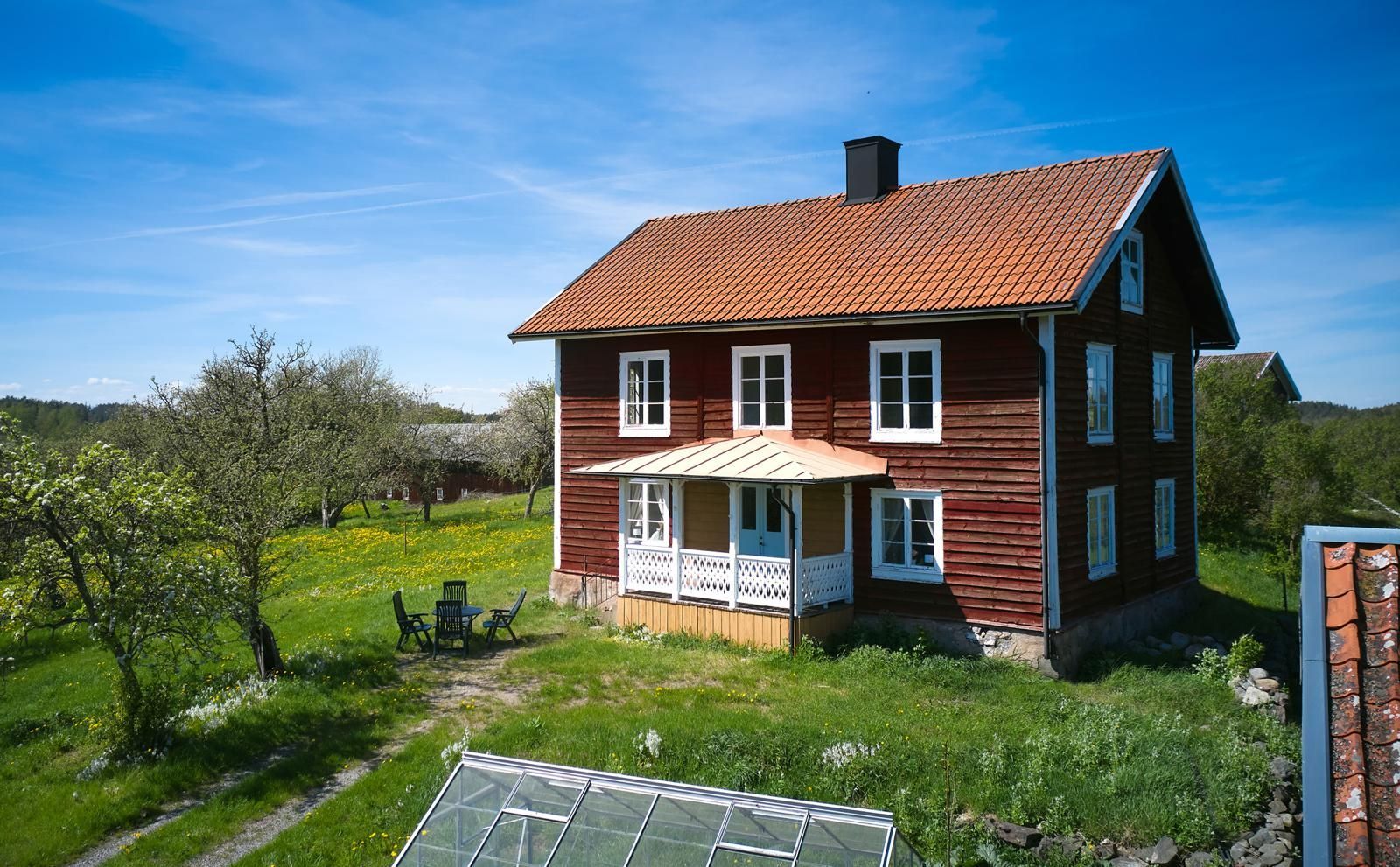 Mysigt lantligt 1800-talshus – bild 5 av 24