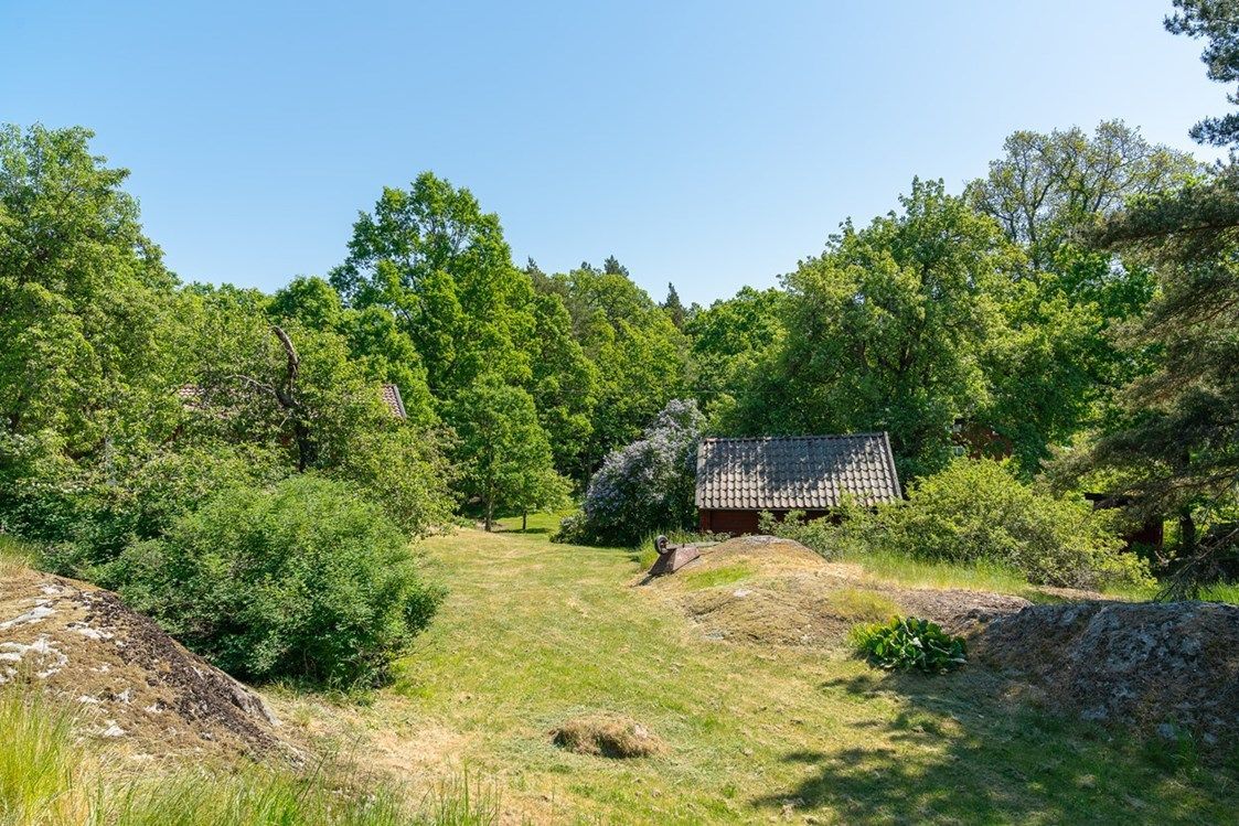 Modernt fritidshus med egen brygga vid havet – bild 16 av 21