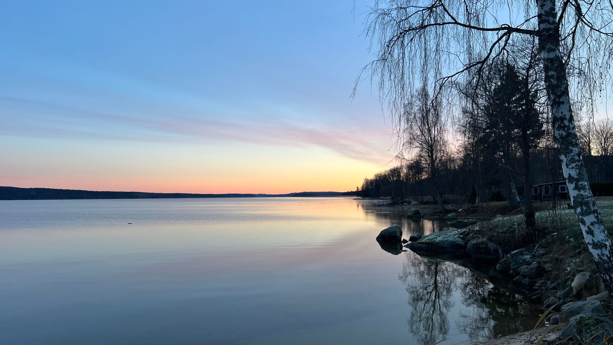 Mysig timmerstuga med kamin i södra Värmland – bild 23 av 24