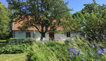 Kalkstenshus nära Visby och havet