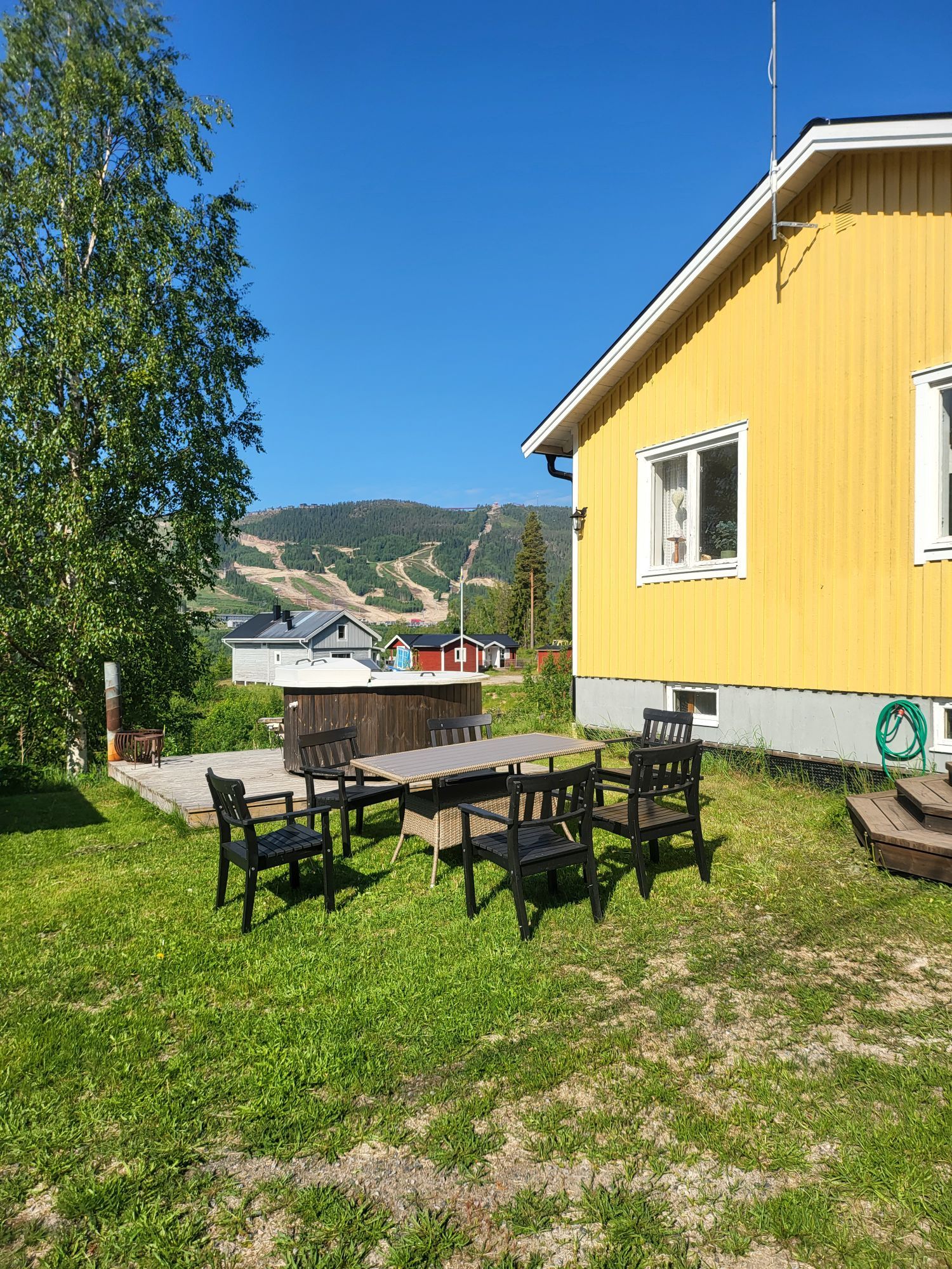 Stuga i branäs – bild 2 av 11