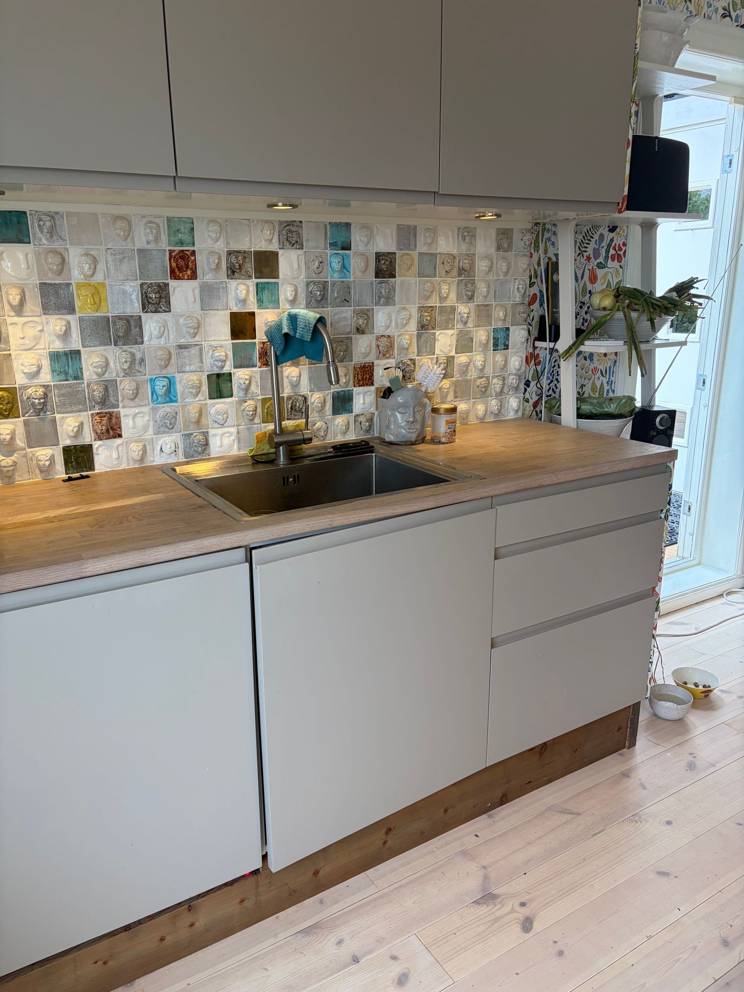 Stockholms skärgård, brygga, bastu och bilväg – bild 10 av 24
