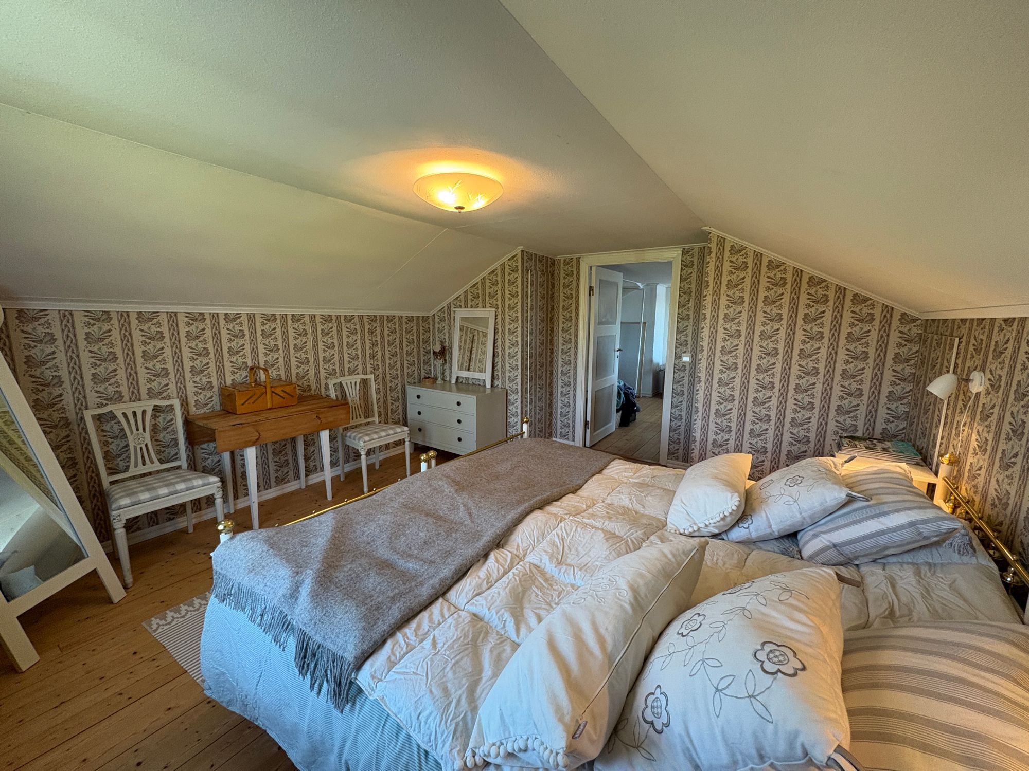 Fantastiskt familjehus med sjötomt och bastu – bild 7 av 24
