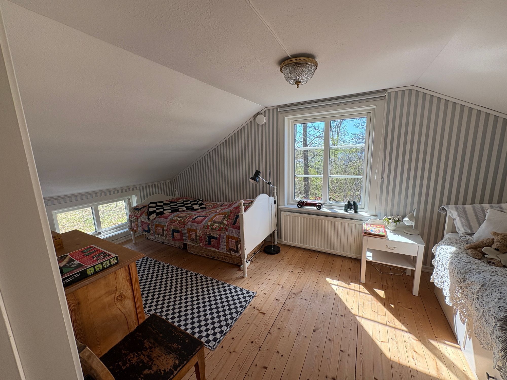 Fantastiskt familjehus med sjötomt och bastu – bild 8 av 24