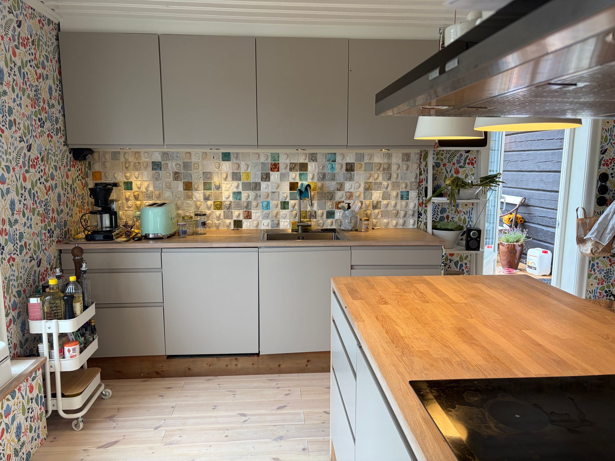 Stockholms skärgård, brygga, bastu och bilväg – bild 13 av 24