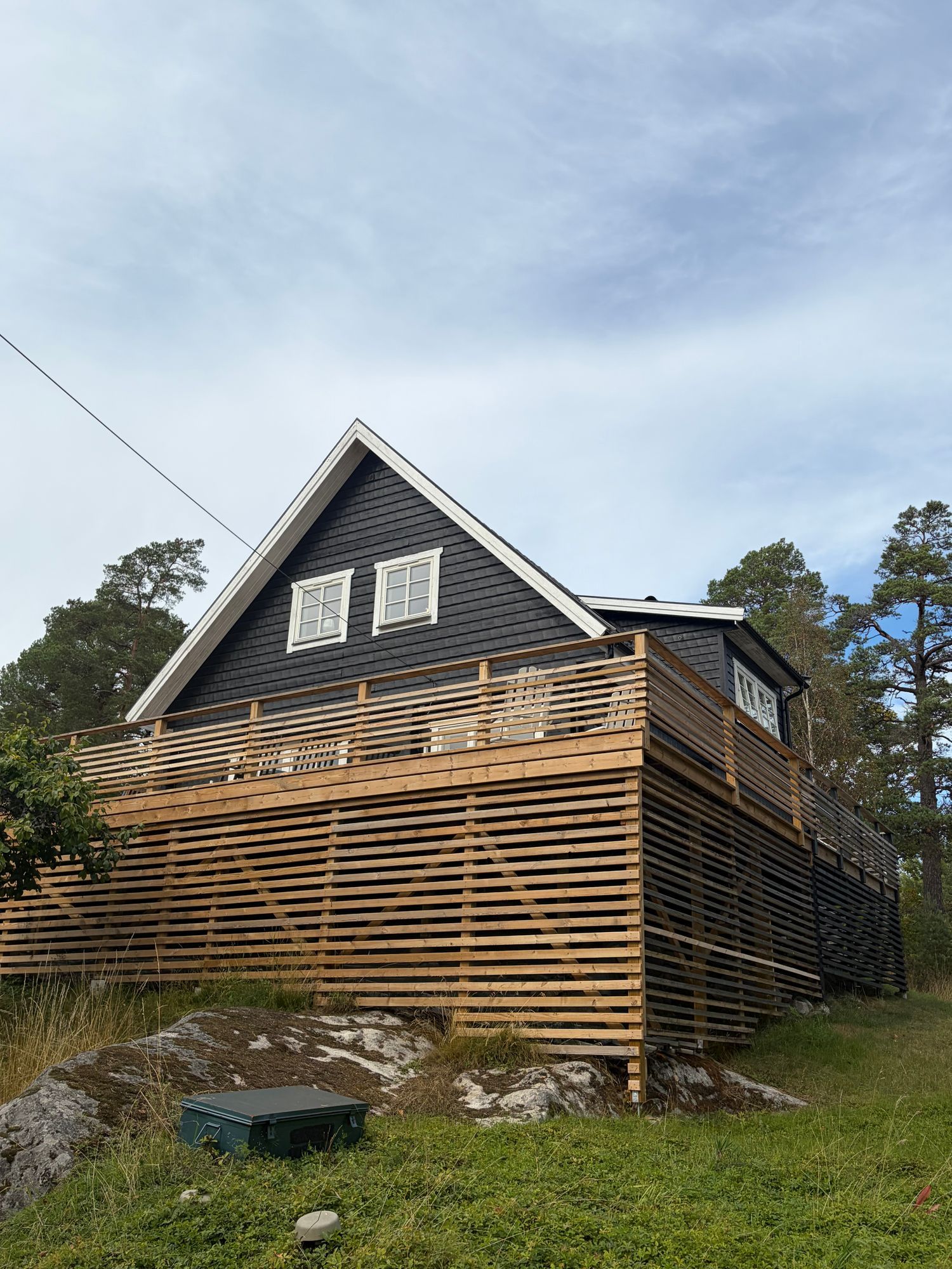 Stockholms skärgård, brygga, bastu och bilväg – bild 3 av 24