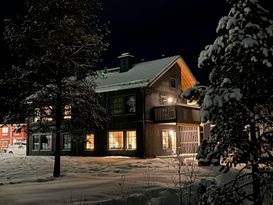 Stöten echtes Ski-In/Ski-Out 6+2 Personen