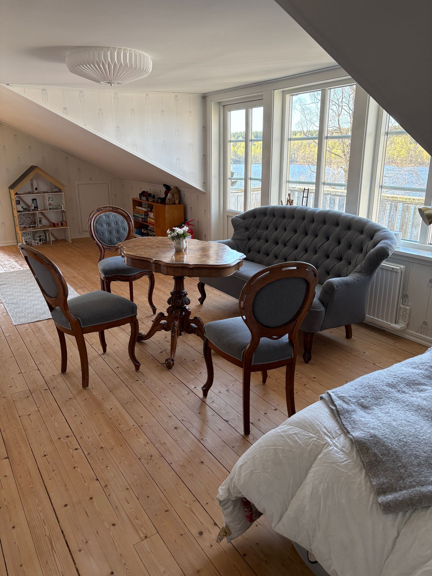 Fantastiskt familjehus med sjötomt och bastu – bild 10 av 24