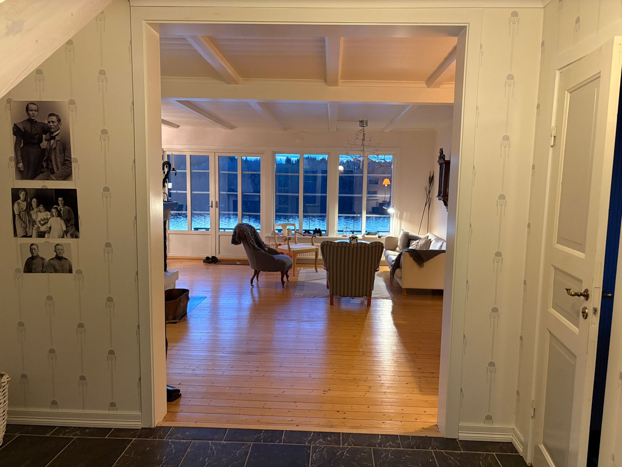 Fantastiskt familjehus med sjötomt och bastu – bild 16 av 24