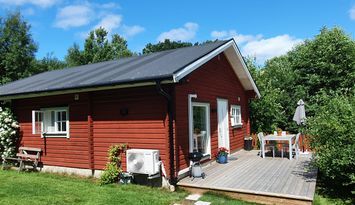 Mysig stuga ovanför vackra Slussen på Orust