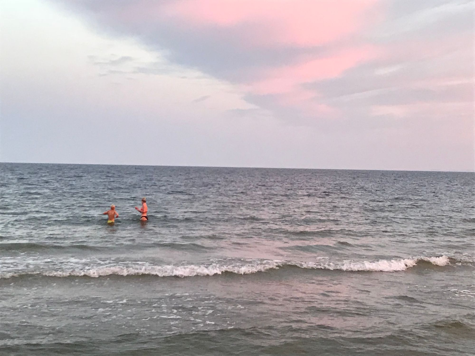 Rymlig stuga nära hav och sandstrand. – bild 24 av 24