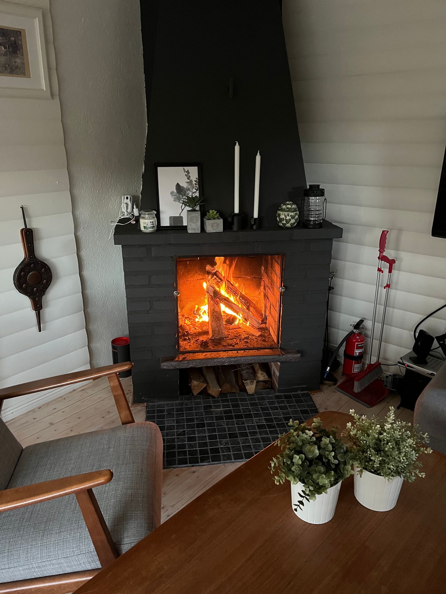 Idyllisk liten stuga vid sjön Våtsjön – bild 9 av 24