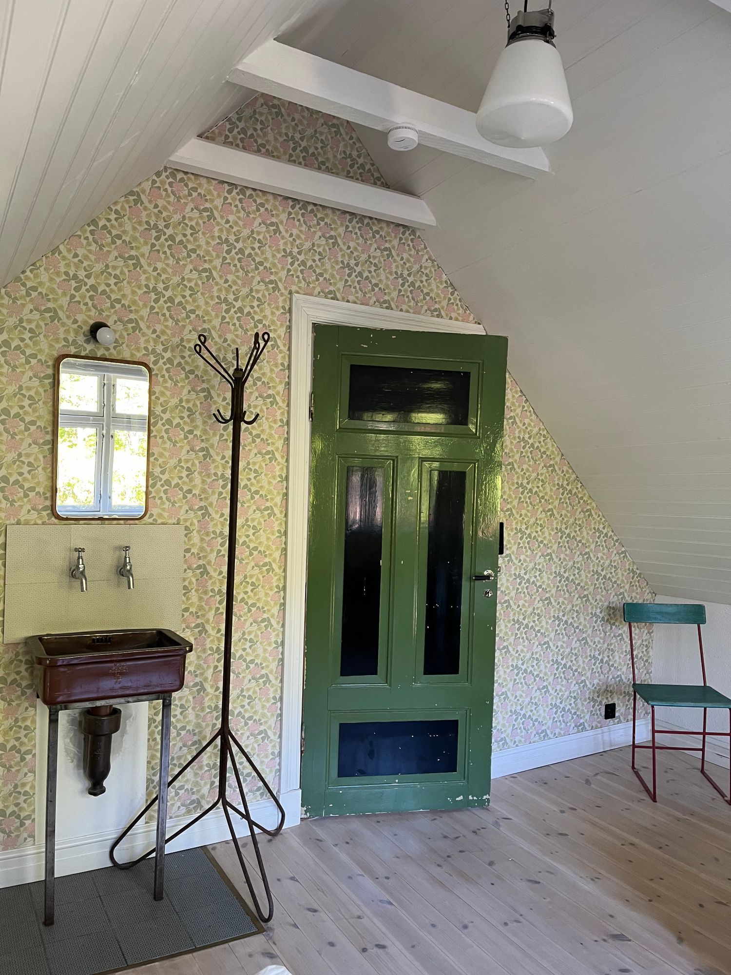 Hus i Mölle vid foten av Kullaberg. – bild 11 av 24