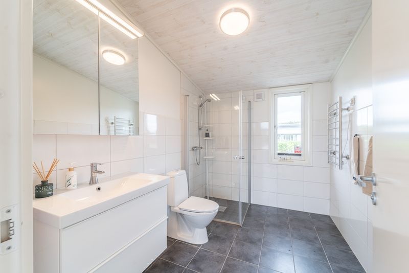 Havsnära fritidshus i vackra Djupvik/Lofta – bild 9 av 15