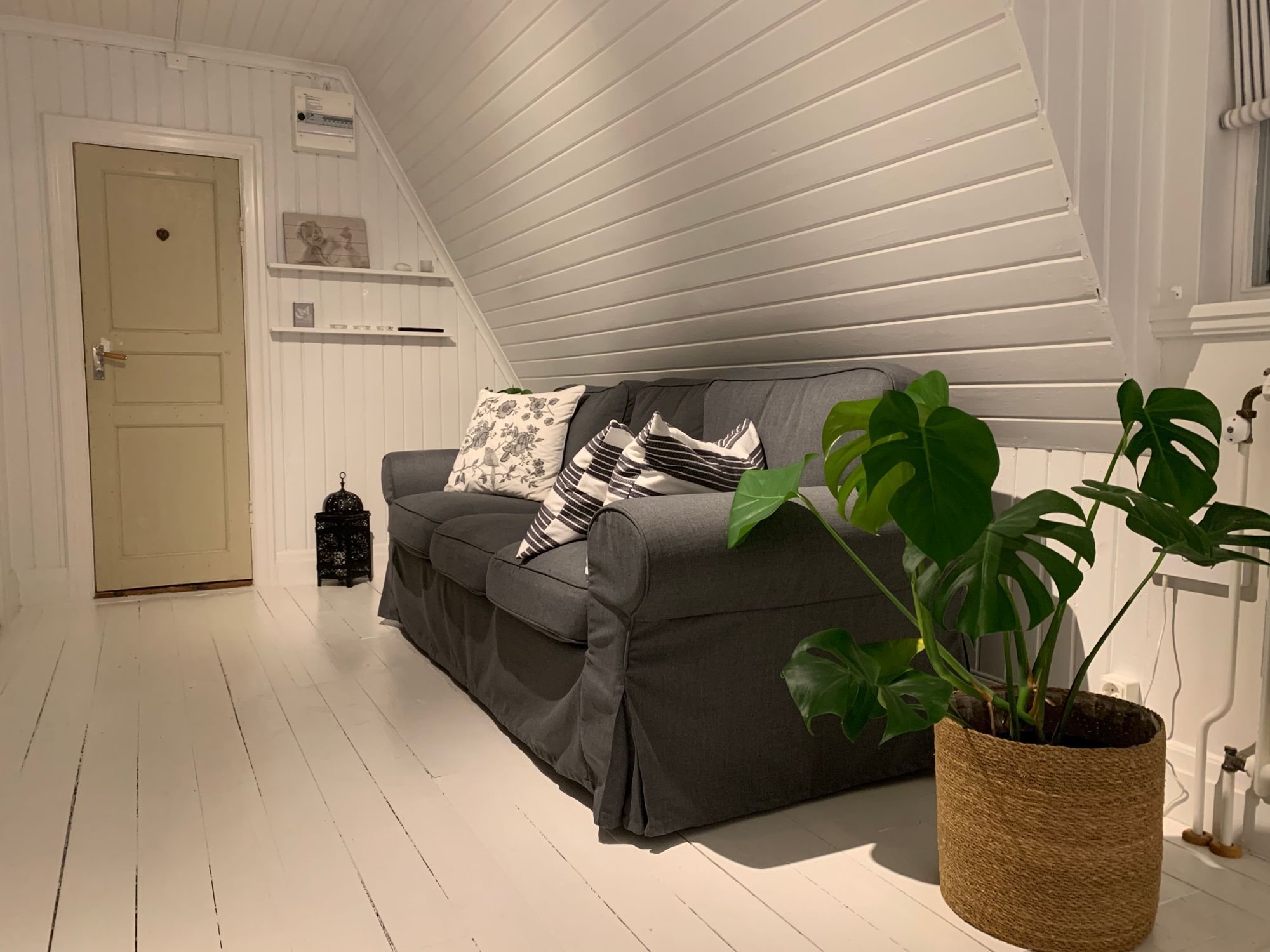 Vackert skärgårdshus med havstomt och egen badö – bild 19 av 24