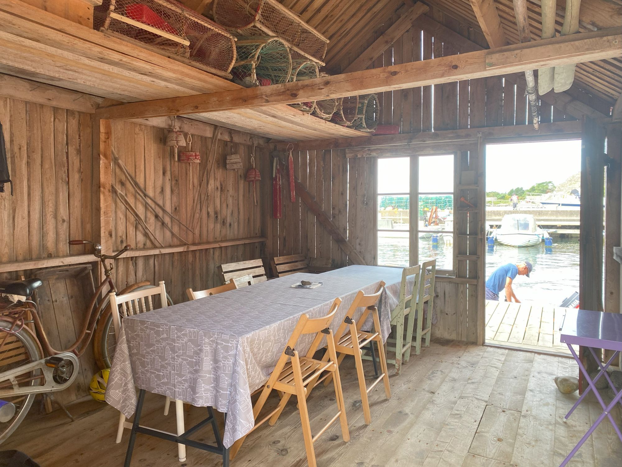 Sommarhus i Havstenssund med sjöbod – bild 17 av 24
