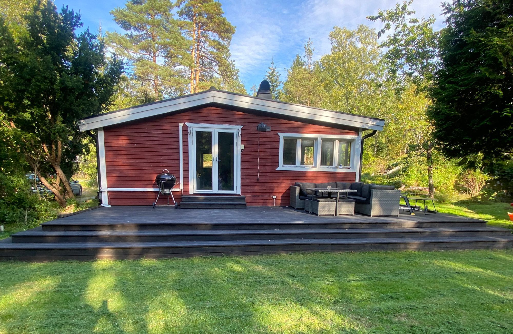 Fritidshus nära sjö och natur