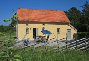 Norra Gotland, hus vid vackra stenkusten