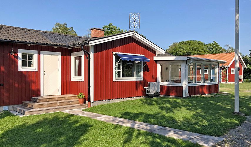 Stuga vid golfbana och badplats, Trummenäs.