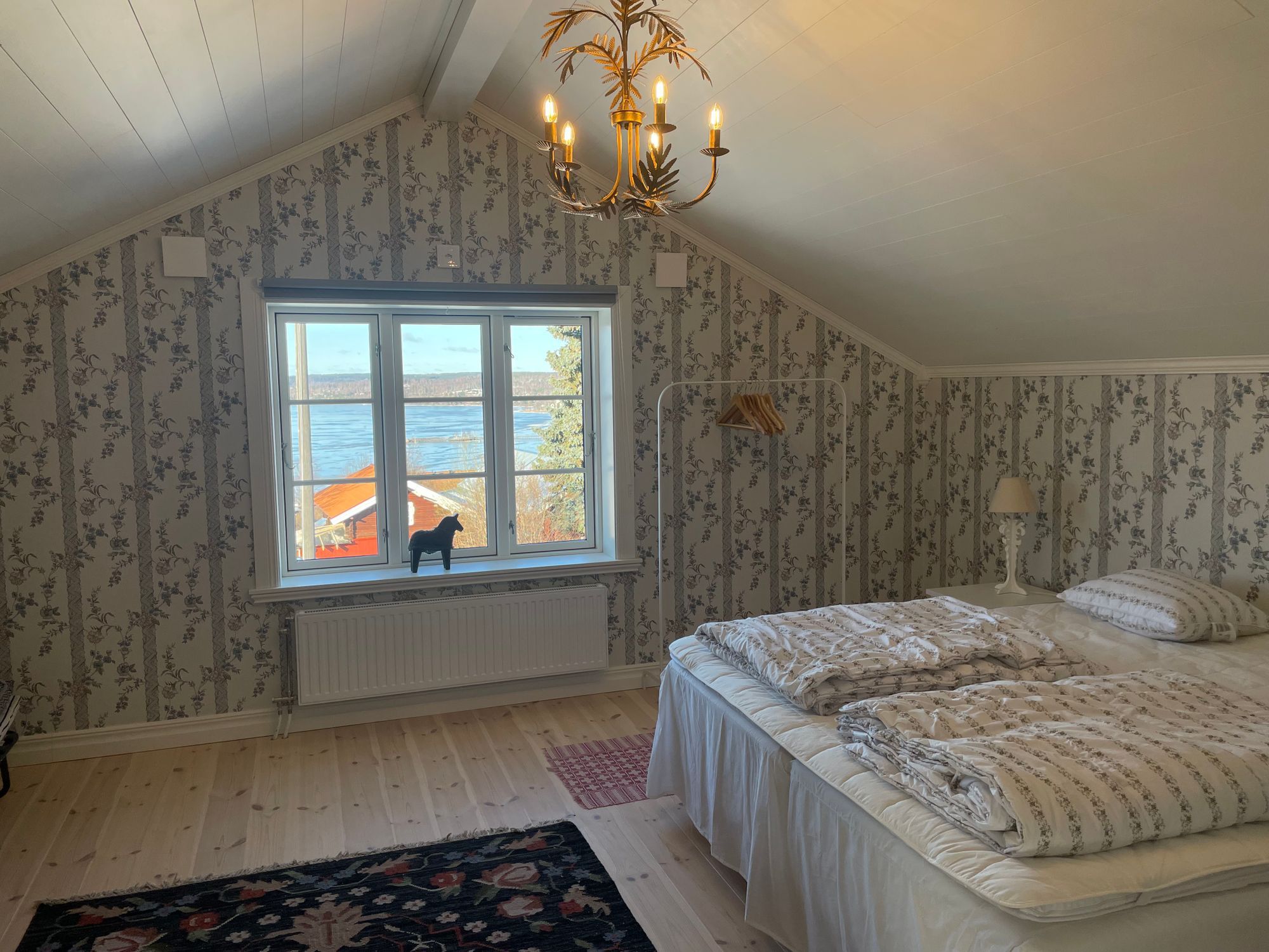 Nyrenoverad Villa/Fritidshus m utsikt över Siljan! – bild 18 av 23
