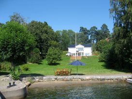 Hamptons style Landhaus in schwedischen Schären