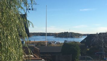 Havsnära hus med fin sjöutsikt på Resarö, Vaxholm